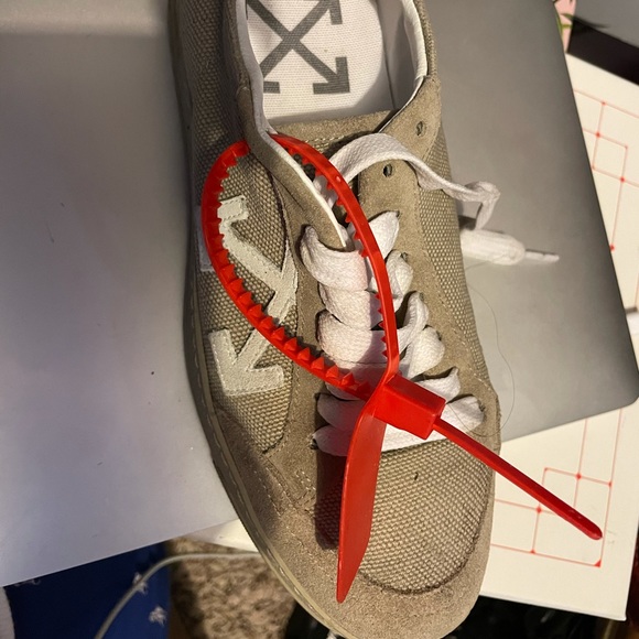 Off white womens sneakers - Picture 1 of 3